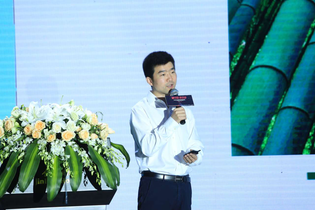 (君联资本执行董事 王文龙)   此外,本次峰会还设立了两大分论坛