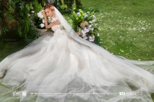 婚纱照的尺寸_婚纱照迎宾海报尺寸
